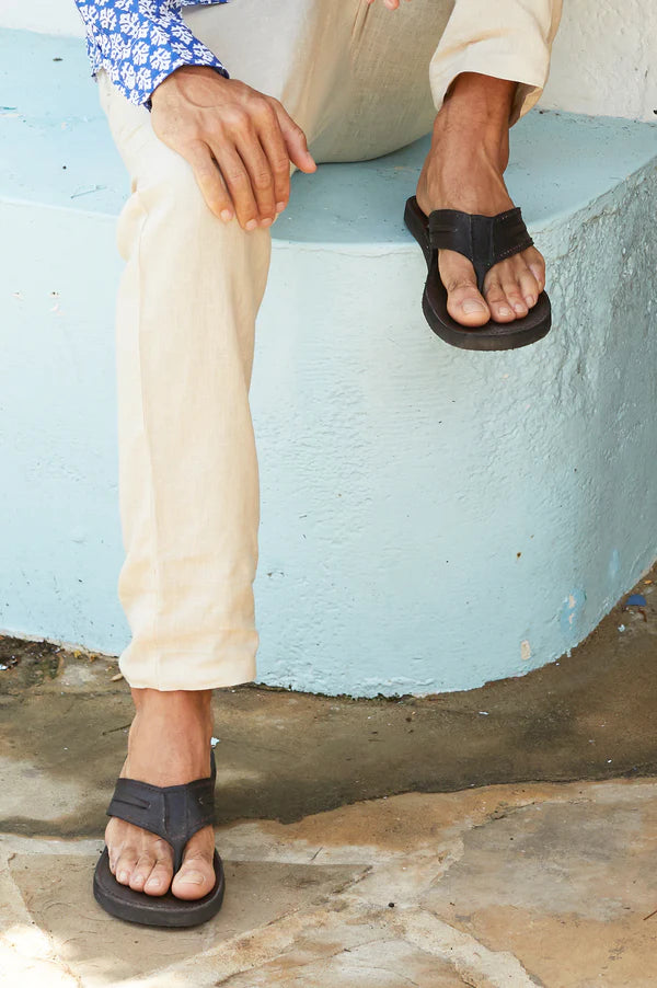 Aspiga Men's Leather Flip Flop
