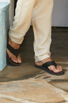 Aspiga Men's Leather Flip Flop