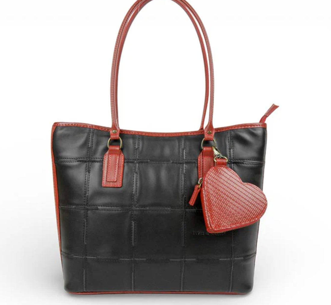 Elvis & Kresse Heart Pouch