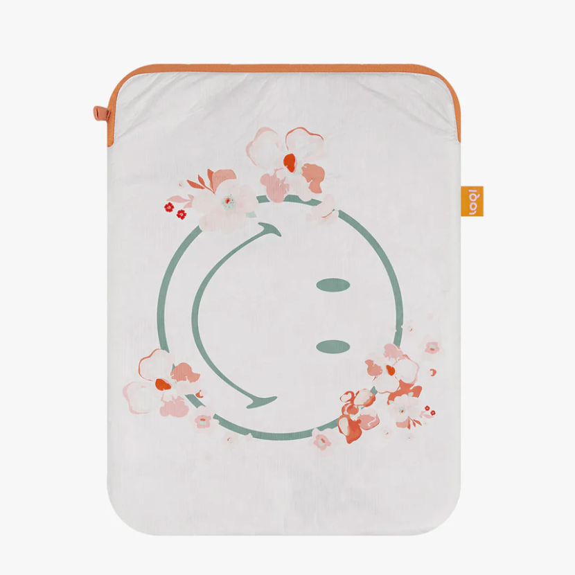 Loqi Smiley Tyvek Blossom White Laptop Sleeve