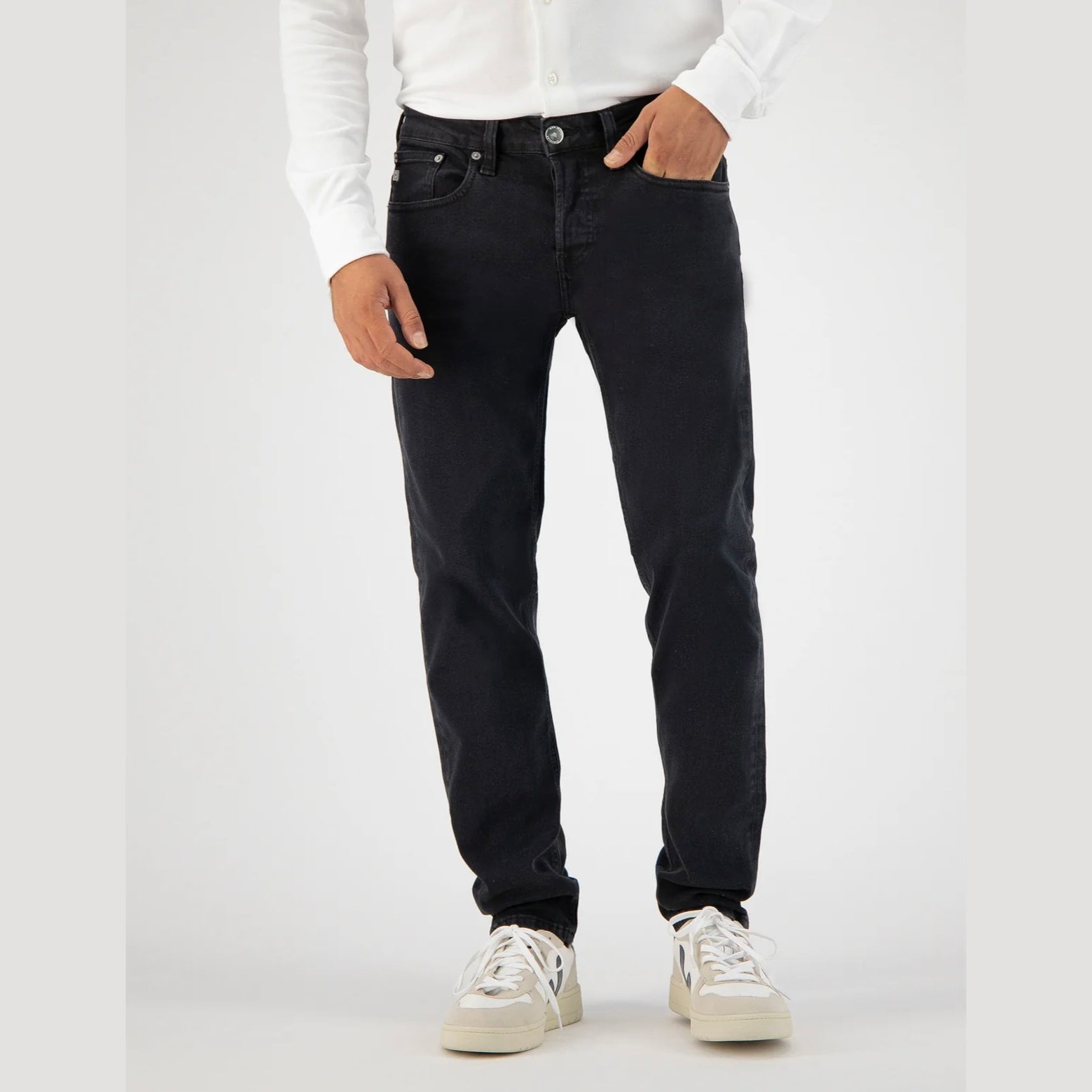 MUD Jeans Dunn Low Tapered - Stone Black