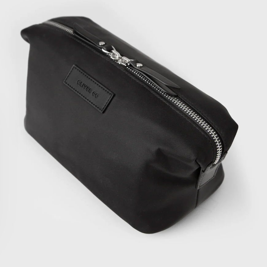 Oliver Co Toiletry Bag