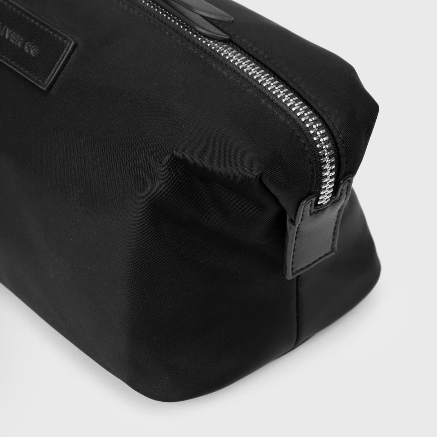 Oliver Co Toiletry Bag