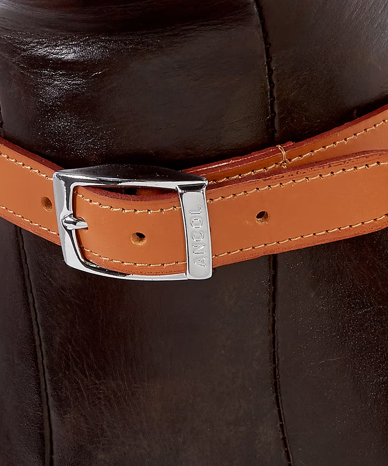 Omersa Medium Leather Labrador