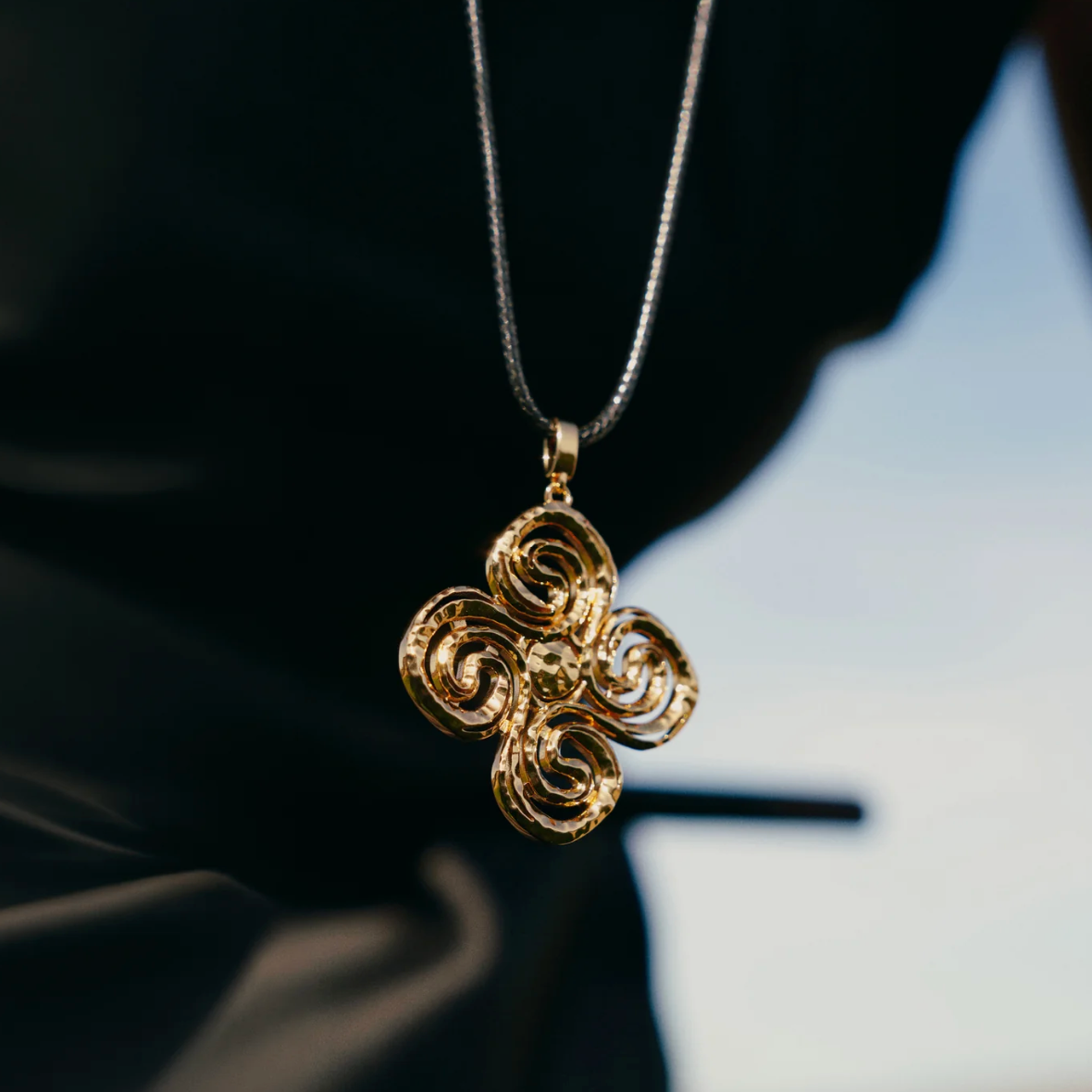 Retro Chic Eternal Spiral Pendant Necklace