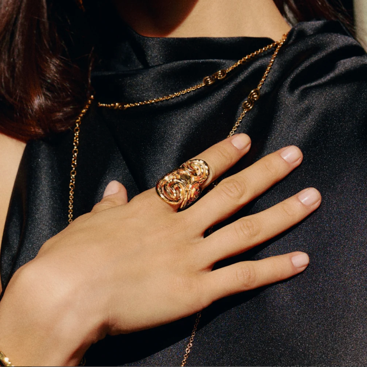 Retro Chic Eternal Spiral Ring