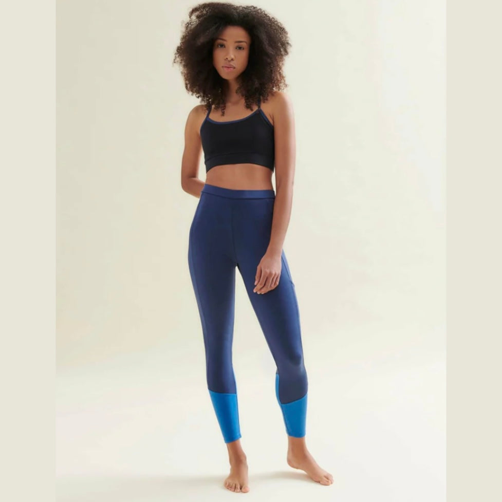 Wellicious Easy Colour Block Leggings in Deep Night Blue and Shoreline Blue